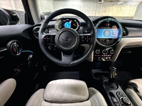 Used 2024 MINI Cooper SE w/ Signature Upholstery Package FWD image 8