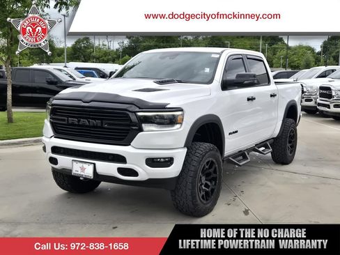 Used 2023 RAM 1500 Laramie AWD/4WD image 1