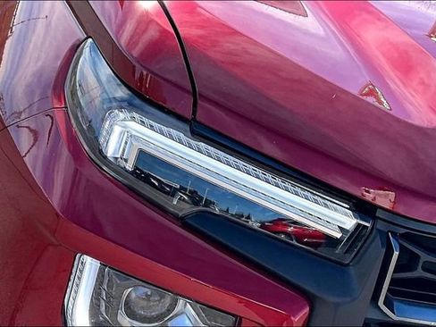 Used 2023 GMC Canyon AT4 w/ AT4 Premium Package image 30