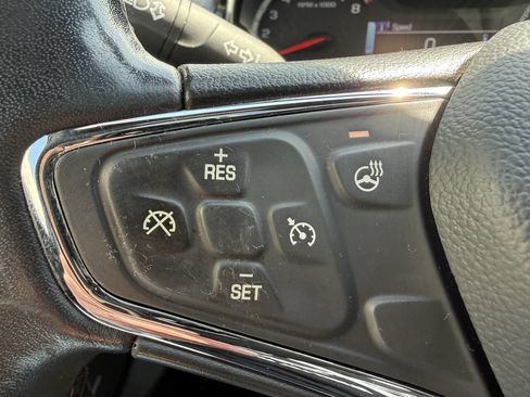 Used 2017 Chevrolet Cruze Premier FWD image 23