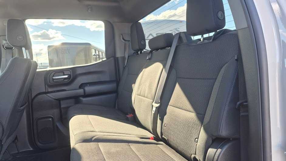 Used 2026 Chevrolet Silverado 1500 Custom Trail Boss AWD/4WD image 28