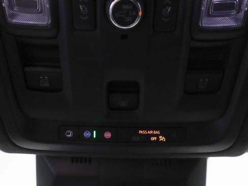 Used 2022 Cadillac Escalade Sport Platinum w/ LPO, ONYX Package AWD/4WD image 31