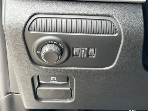 New 2026 Jeep Grand Wagoneer Limited AWD/4WD image 32