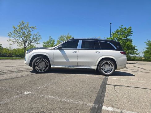 Used 2023 Mercedes-Benz Maybach GLS 600 4MATIC image 13