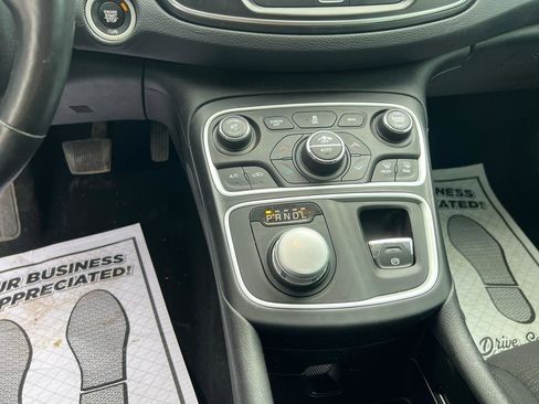 Used 2016 Chrysler 200 Limited w/ Comfort Group image 18