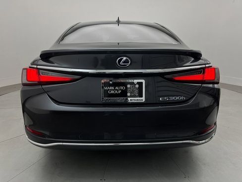 Used 2022 Lexus ES 300h w/ Premium Package image 12