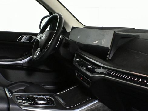 Certified 2024 BMW X7 xDrive40i w/ Premium Package image 35