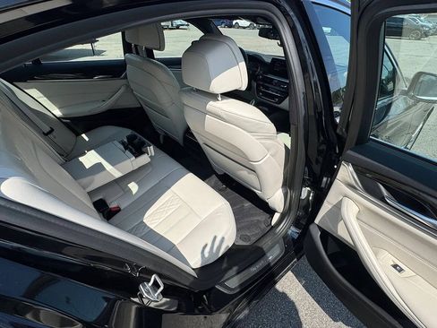 Used 2019 BMW 530i xDrive w/ Premium Package AWD/4WD image 14
