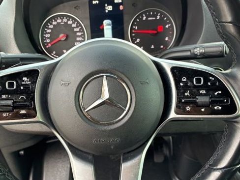 Used 2021 Mercedes-Benz Sprinter 2500 image 34