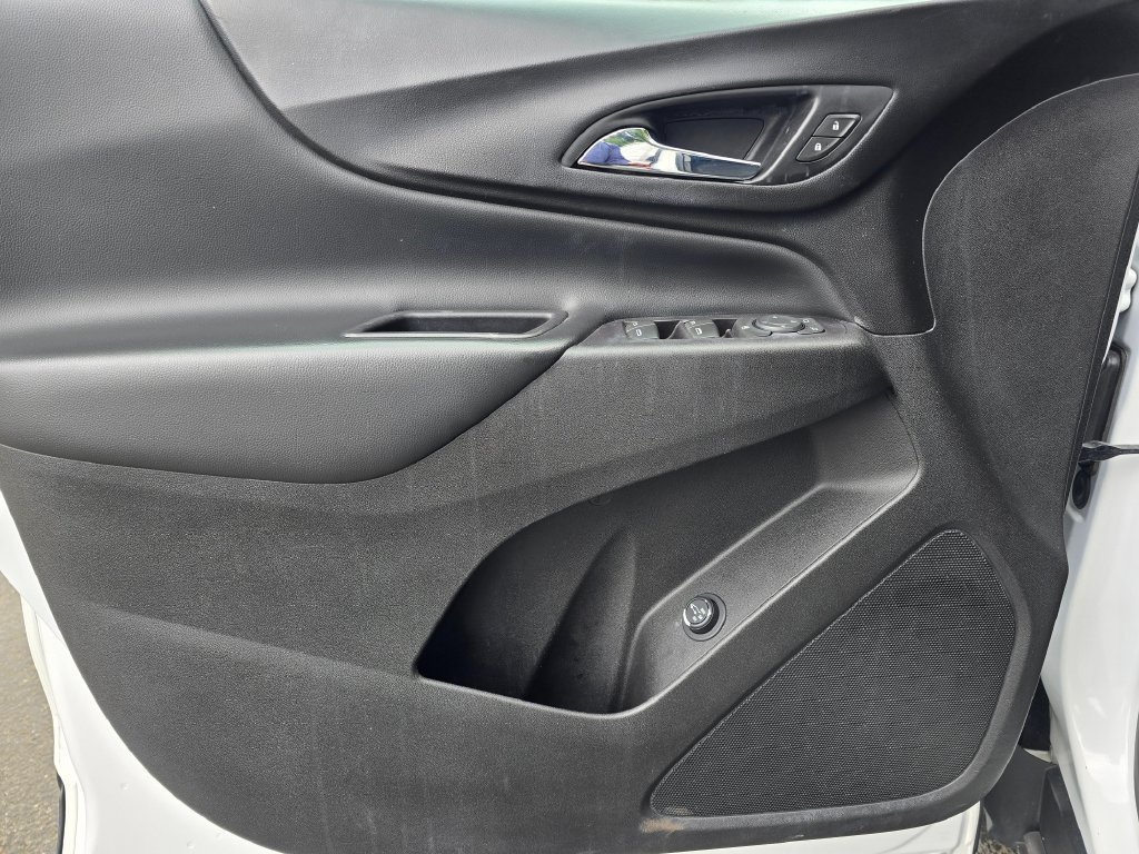 Used 2018 Chevrolet Equinox LT FWD image 26