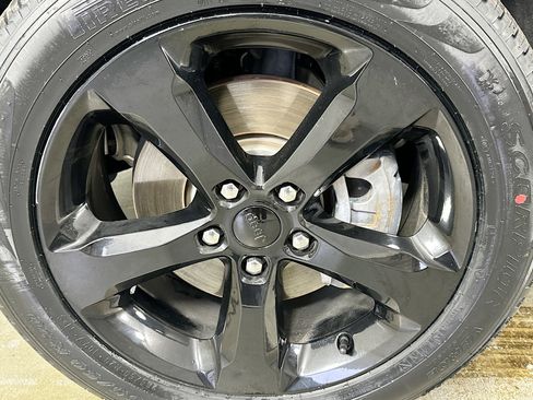 Used 2023 Jeep Grand Cherokee L Limited w/ Luxury Tech Group II image 33