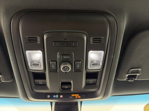 Used 2022 Chevrolet Tahoe Z71 w/ Luxury Package image 35