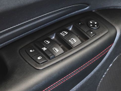 Used 2025 Dodge Durango GT AWD/4WD image 9