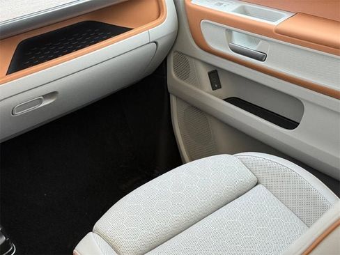 New 2025 Volkswagen ID. Buzz 1st Edition image 10