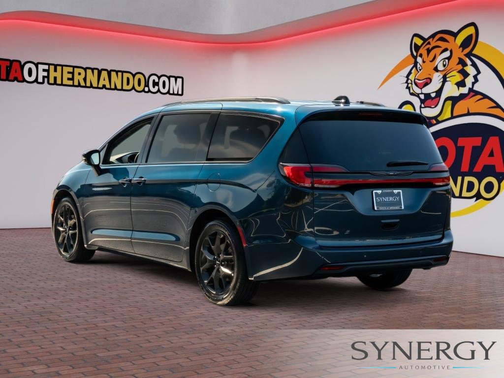 Used 2025 Chrysler Pacifica Limited FWD image 8