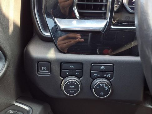 Used 2022 Chevrolet Silverado 1500 LT image 13