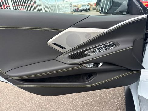 Used 2021 Chevrolet Corvette Stingray Premium Conv w/ Z51 Performance Package image 10