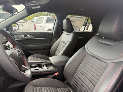 New 2026 Ford Explorer ST-Line AWD/4WD image 2