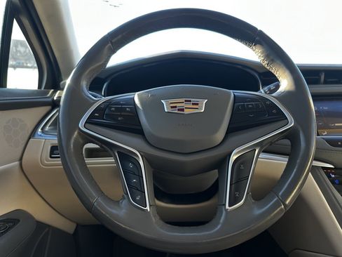 Used 2018 Cadillac XT5 Premium Luxury image 36