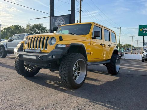 Used 2019 Jeep Wrangler Unlimited Sahara AWD/4WD image 2