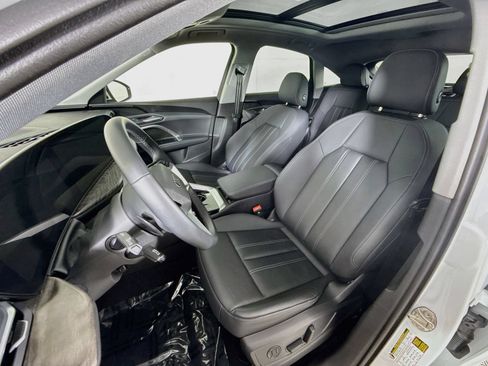Used 2025 Audi Q5 Premium w/ Convenience Package AWD/4WD image 5