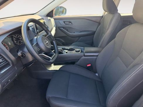 Used 2023 Nissan Rogue S AWD/4WD image 9