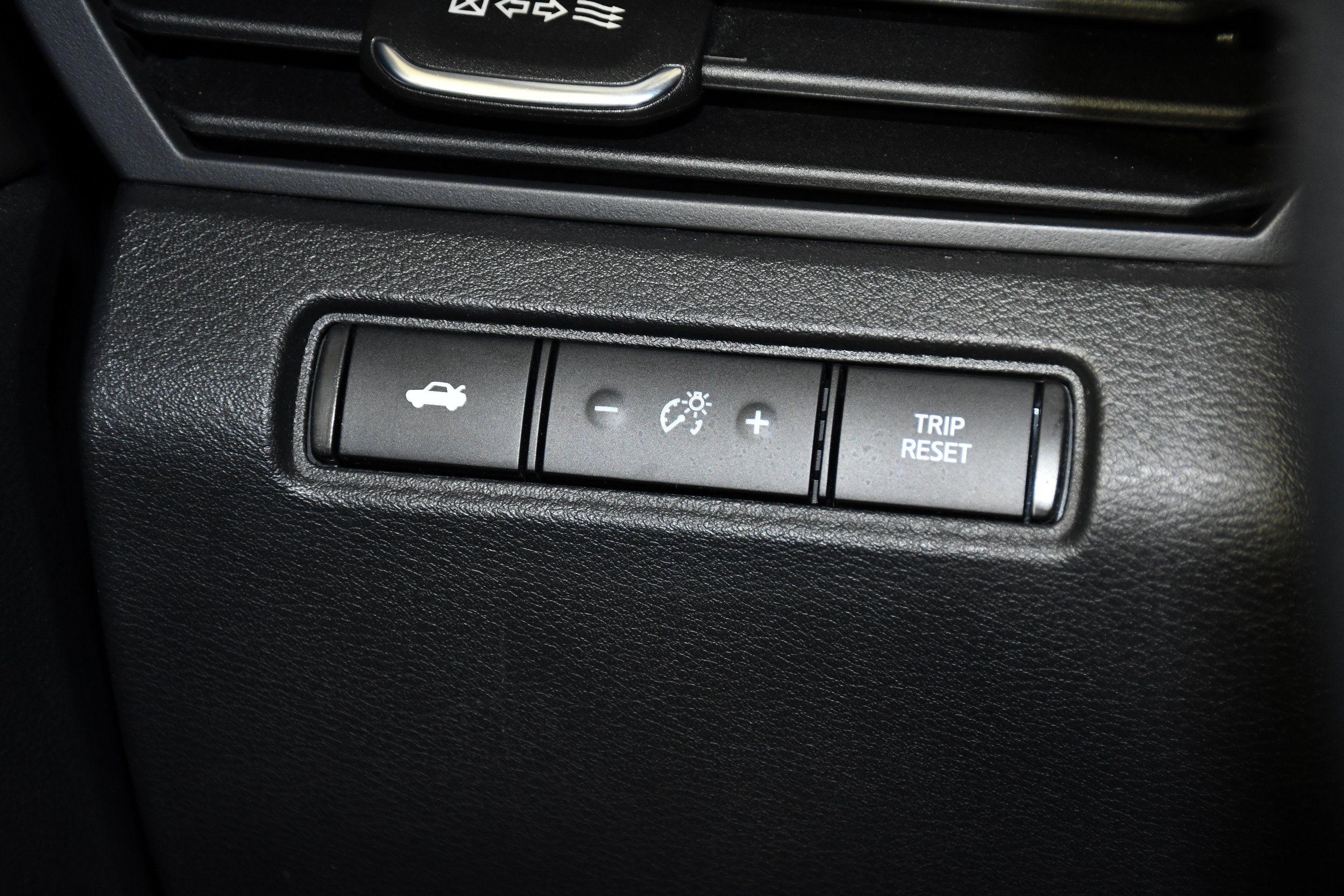 Used 2024 Nissan Altima 2.5 SV FWD image 33