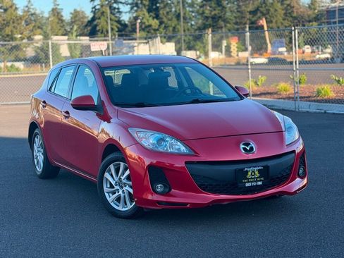 Used 2013 MAZDA MAZDA3 i Touring FWD image 2