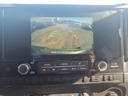 Used 2025 Nissan Frontier S image 17