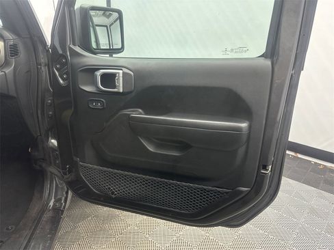 Used 2018 Jeep Wrangler Sport S image 15