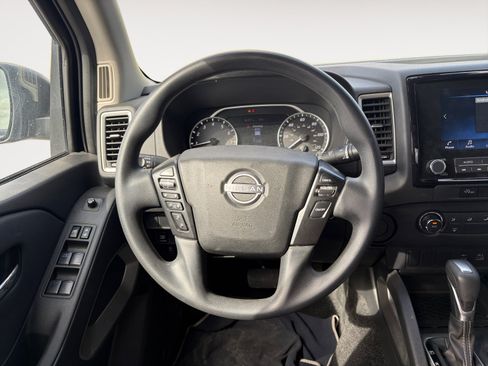 Used 2024 Nissan Frontier SV RWD image 13