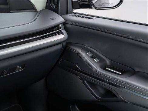 New 2026 Lincoln Navigator Premiere AWD/4WD image 30