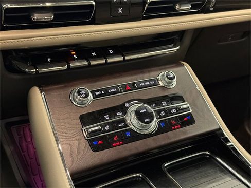 Certified 2022 Lincoln Aviator Reserve w/ Equipment Group 201A image 31