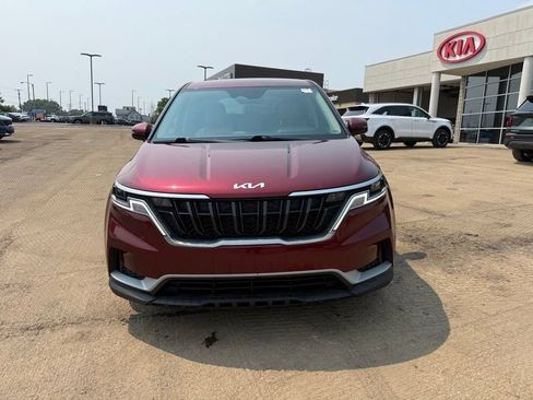 Certified 2023 Kia Carnival LX FWD image 2
