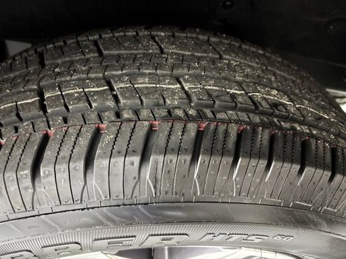 New 2026 GMC Sierra 1500 SLE w/ Preferred Package image 7