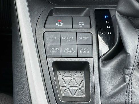 Used 2024 Toyota RAV4 XLE image 29