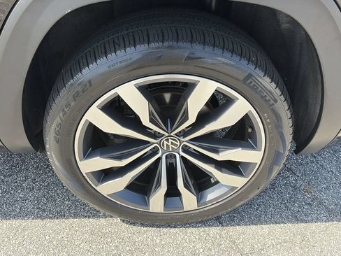 Used 2023 Volkswagen Atlas SEL Premium AWD/4WD image 38