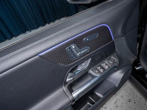 New 2025 Mercedes-Benz GLB 250 image 12