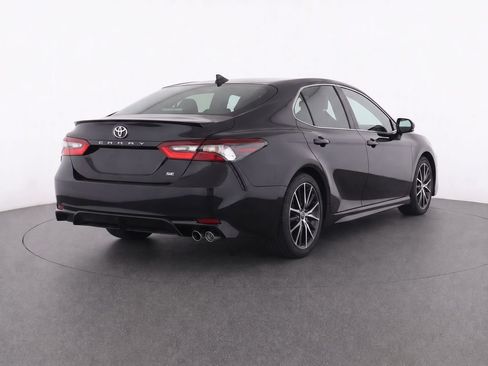 Used 2024 Toyota Camry SE FWD image 5