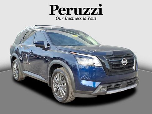 Certified 2025 Nissan Pathfinder SL w/ SL Premium Package image 1