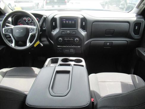 Used 2021 Chevrolet Silverado 1500 Custom Trail Boss w/ Safety Confidence Package AWD/4WD image 12