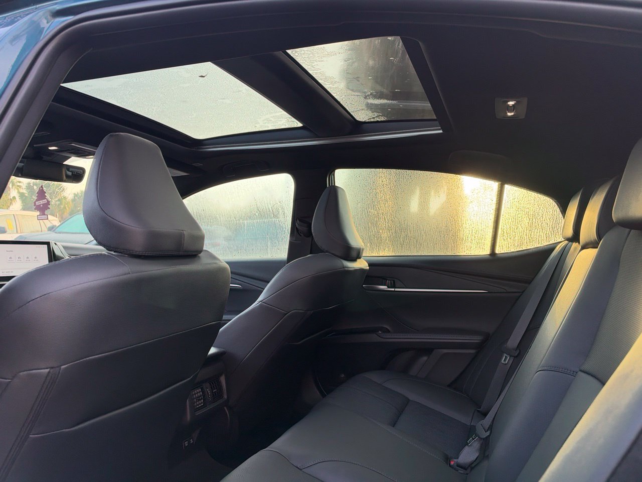 Used 2025 Toyota Camry XSE FWD image 7
