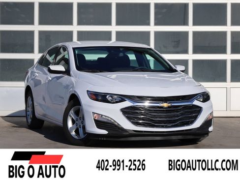 Used 2024 Chevrolet Malibu LT image 1