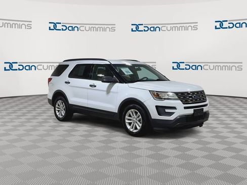 Used 2016 Ford Explorer 4WD image 2