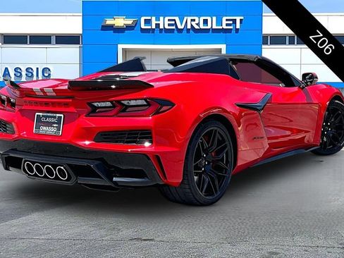 Used 2024 Chevrolet Corvette Z06 RWD image 17
