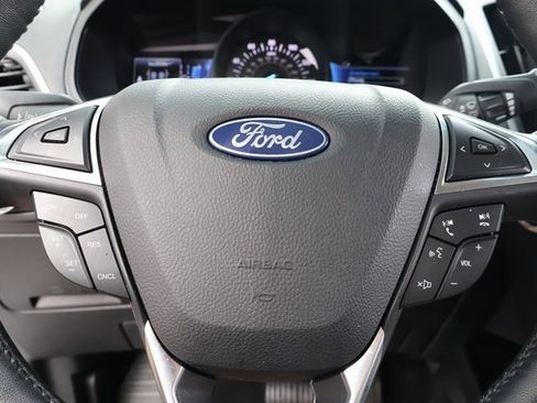 Used 2022 Ford Edge Titanium image 20