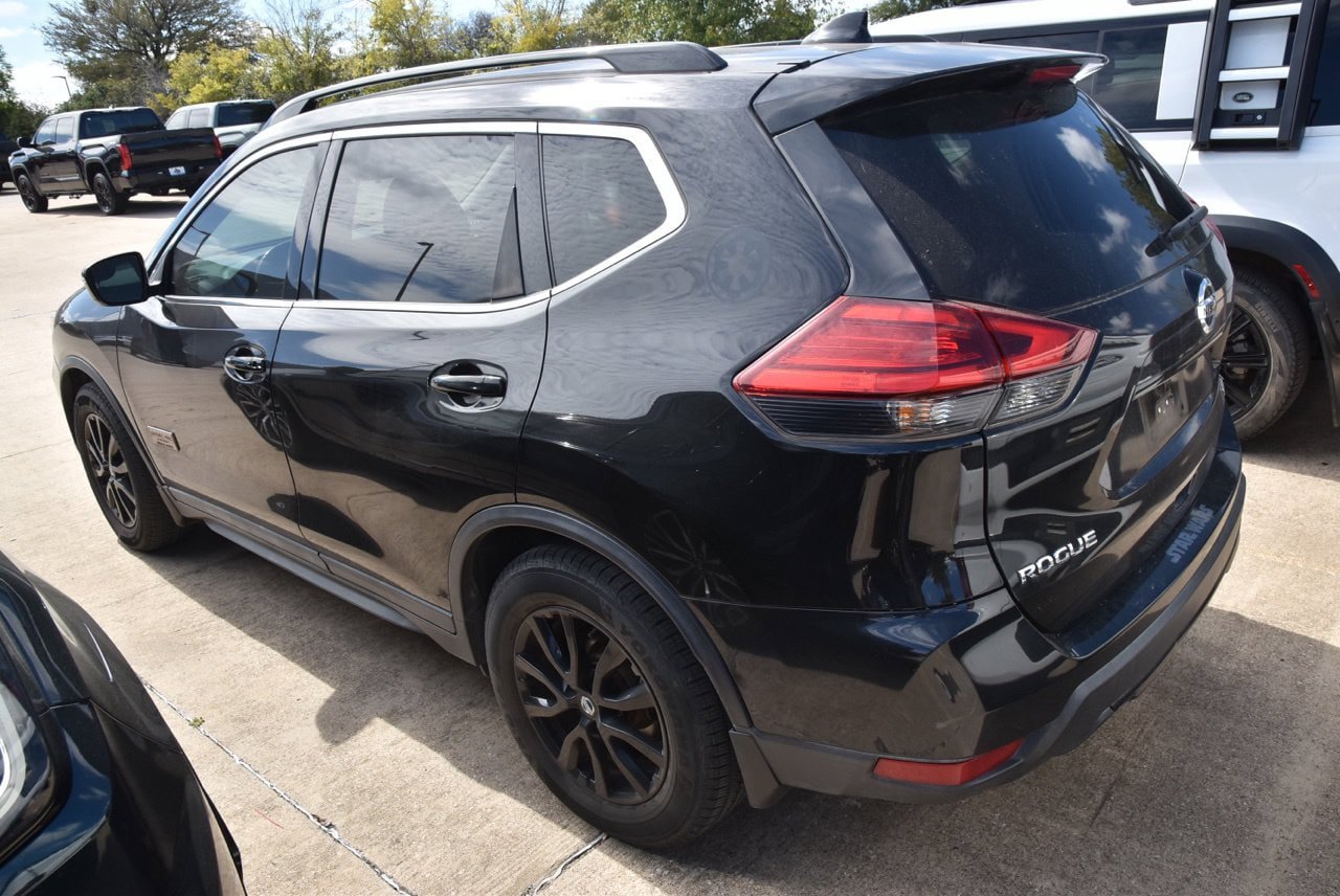 Used 2017 Nissan Rogue SV FWD image 6