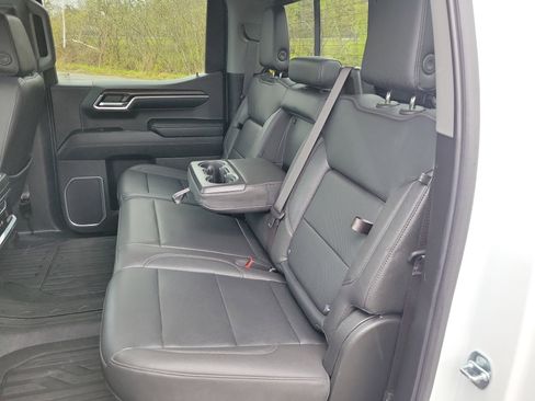 Used 2023 GMC Sierra 1500 SLT w/ SLT Premium Plus Package AWD/4WD image 16