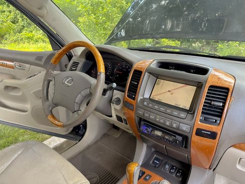Used 2004 Lexus GX 470 AWD/4WD image 28