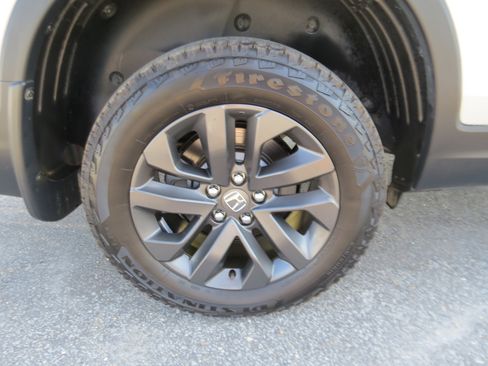 Used 2025 Honda Ridgeline Sport image 10